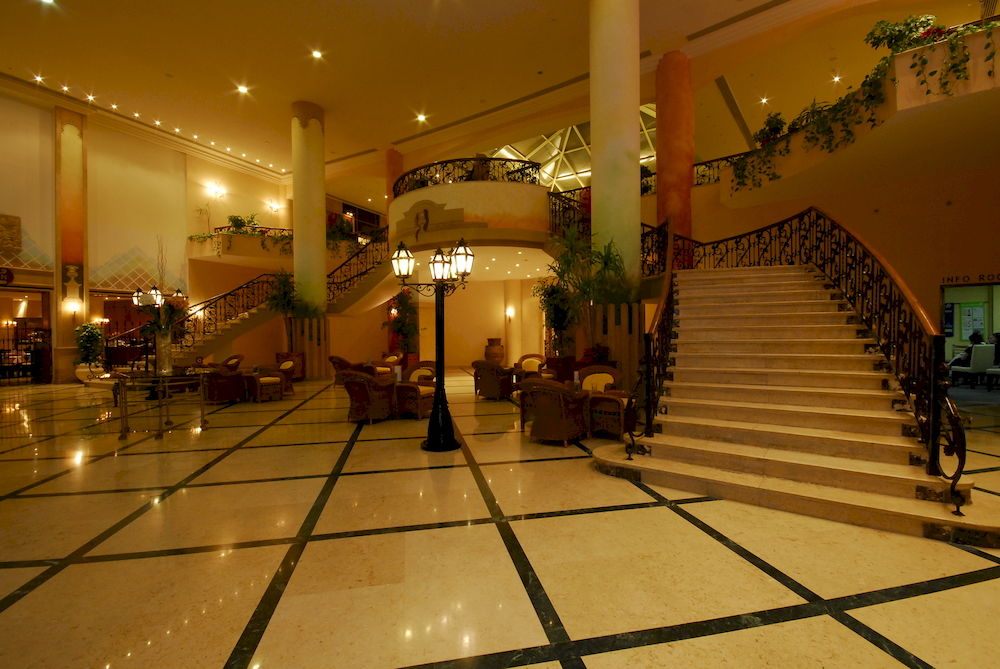 Amwaj Oyoun Resort & Spa image14