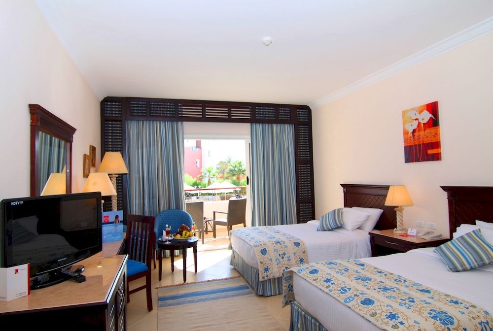Amwaj Oyoun Resort & Spa image18